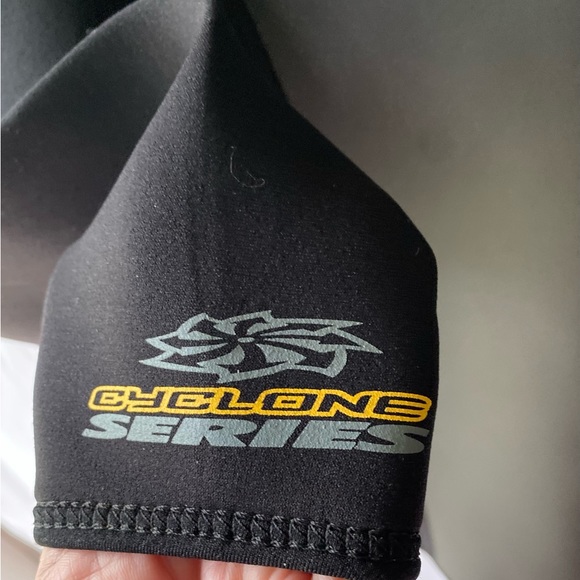 NWOT Mens Hyperflex Cyclone VYRL 50/50 Neoprene Long Sleeve Wetsuit Shirt Size M - Picture 4 of 5